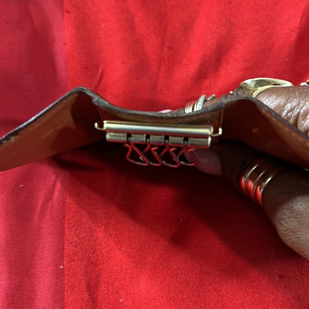 Authentic Louis Vuitton Authentic Monogram Lv 4 K… - image 6